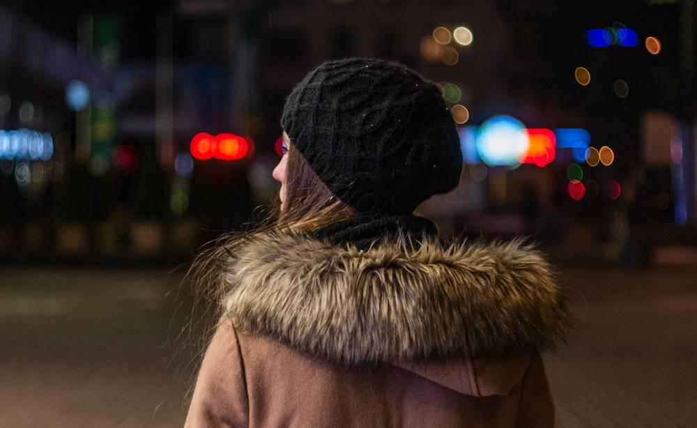 Walking Alone at Night? 5 Tips to Stay Safe!